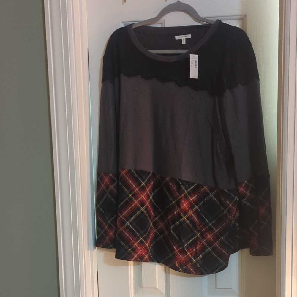Maurices Black & Gray Lace Yoke Long Sleeve Top